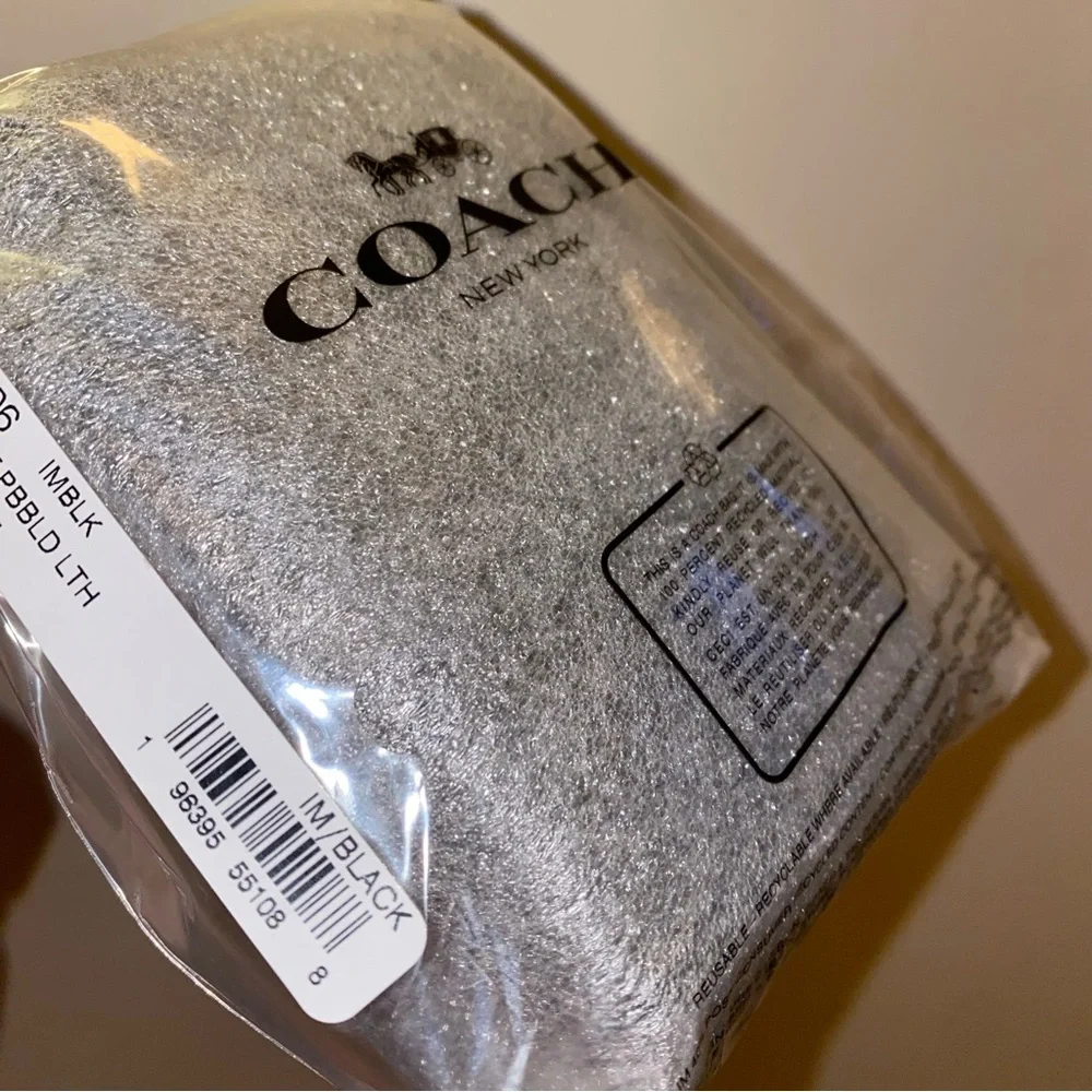 Coach 🖤 leather wristlet pouch New